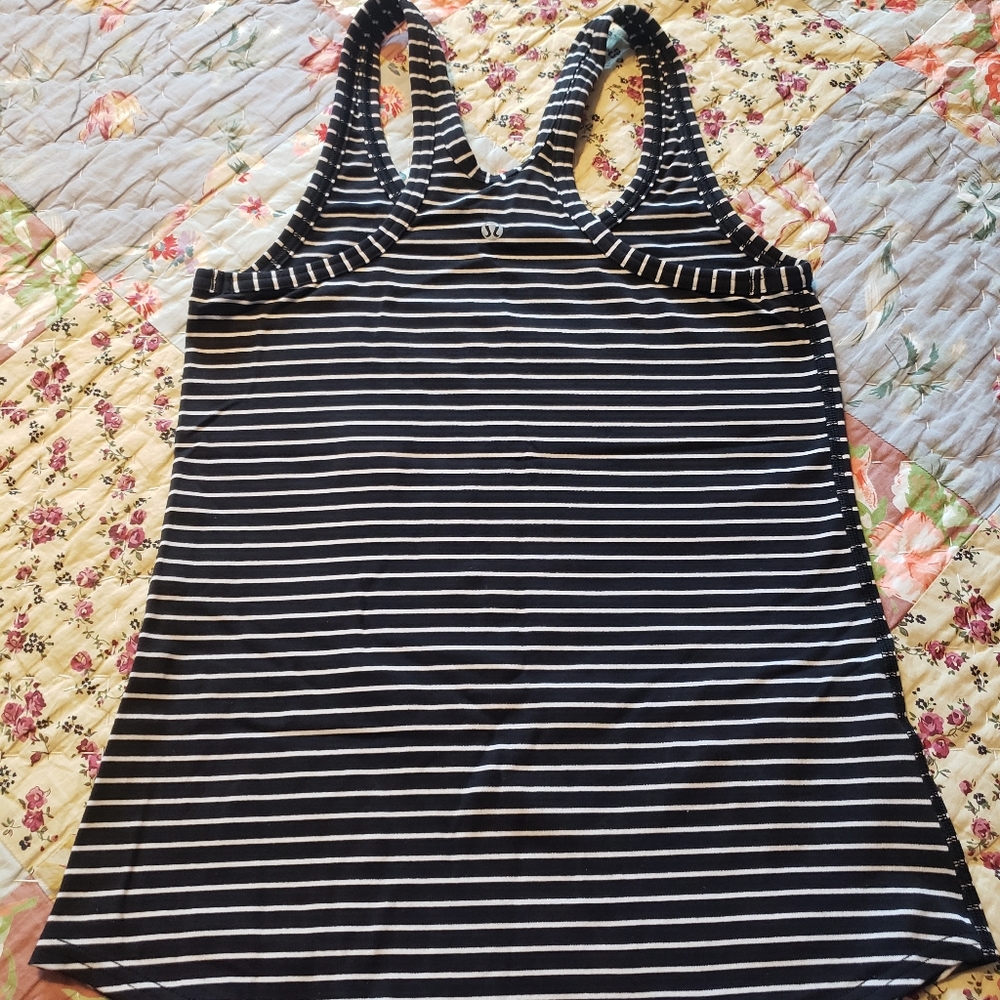 Lululemon Studio Racerback sz 8 - Picture 2 of 3